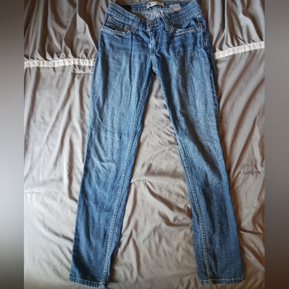 Levi's Size 7M Medium Wash Straight Leg Denim Jeans
